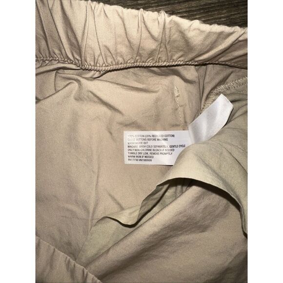 Universal Threads Women's Parachute Cargo Pants Tan Size Medium. NWOT. P - Picture 10 of 10